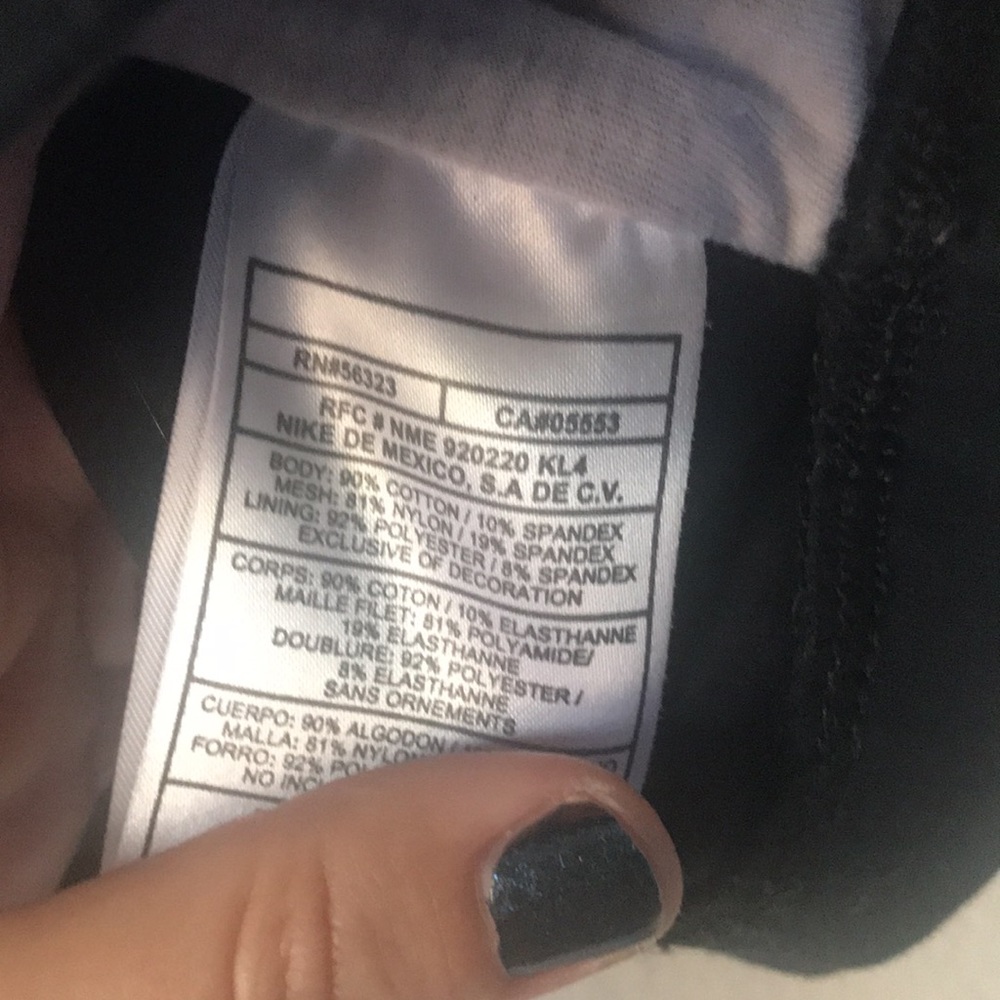 Black Nike sports bra - Picture 4 of 6
